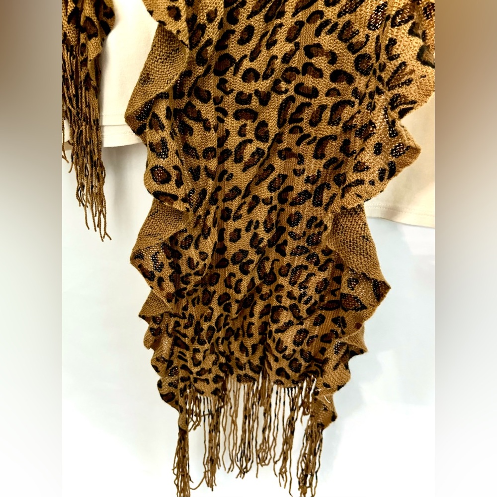Leopard Ruffled Scarf - Picture 4 of 12